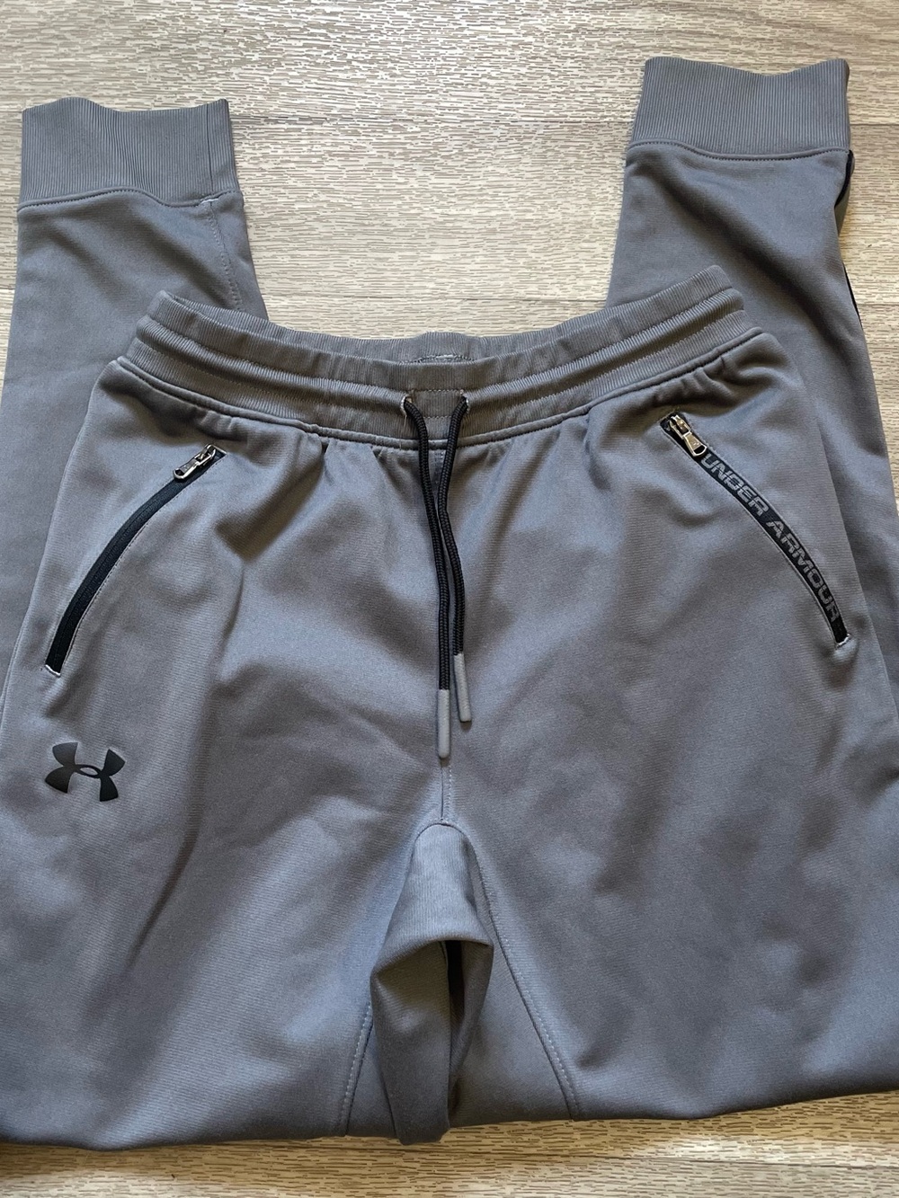 Under Armour Boys’ Joggers YL Grey - Picture 2 of 8